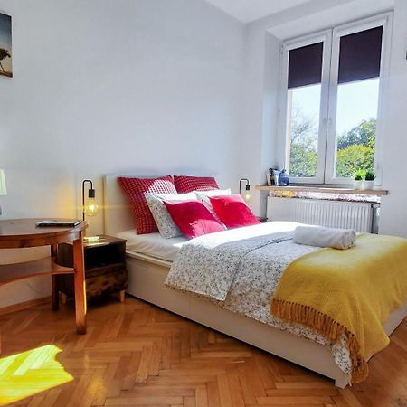 Old Town Parkview Apartment Краков Экстерьер фото
